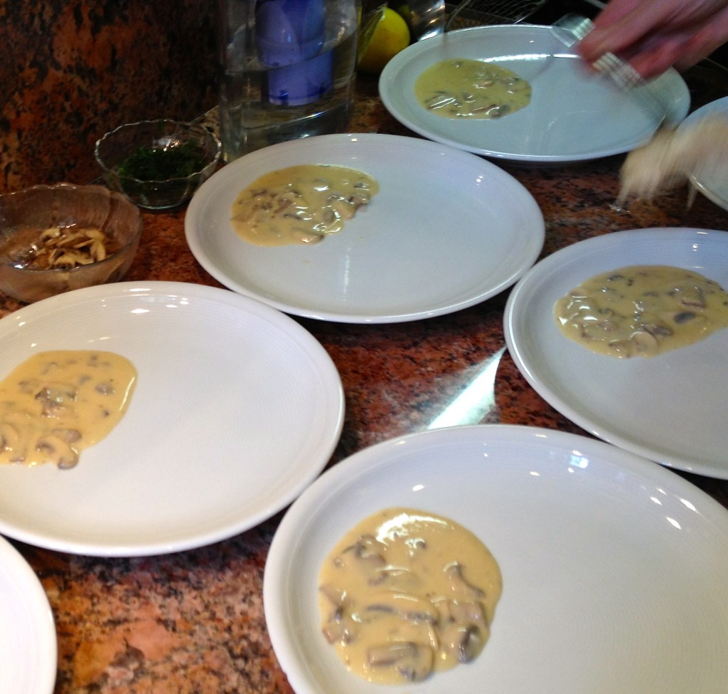 Poule-au-Pot Sauce Suprême