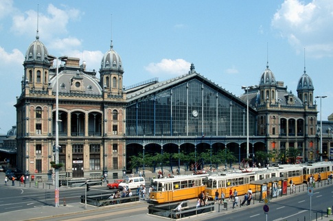 Budapest railway station (www.quora.com)