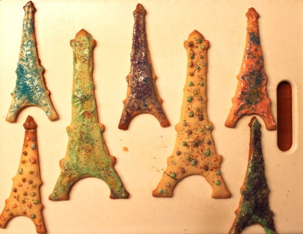 eiffel-tower-cookies.jpg