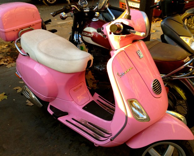 vespa_pink_france.jpg