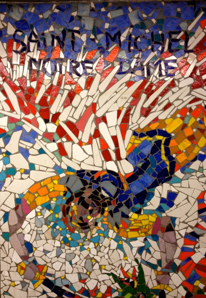 notre_dame_mosaic_metro_paris.jpg